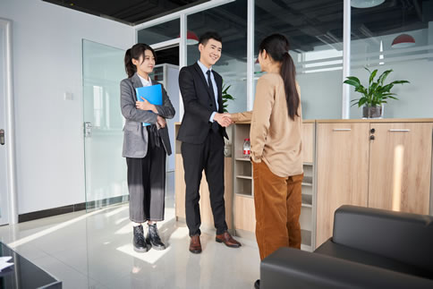 上獵頭網(wǎng)找獵頭顧問推薦工作的好處有哪些？